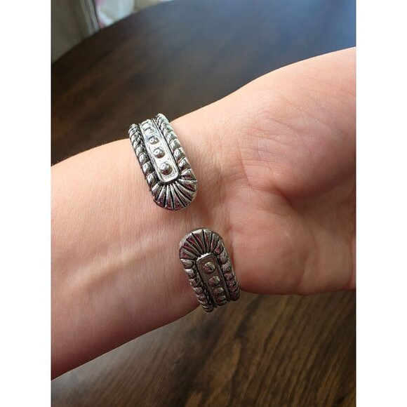 Women's Bella & Rose Quartz Bracelet Watch (need a replacement battery) - Picture 8 of 16